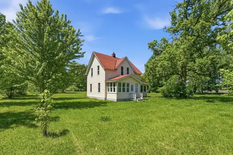8005 381st Avenue NW Dalbo MN 55017