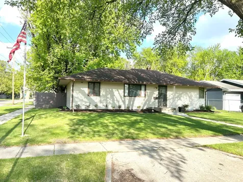 2113 9 1/2 Street N Fargo ND 58102