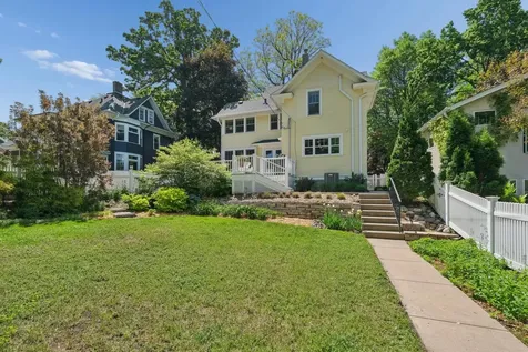 1907 Goodrich Avenue Saint Paul MN 55105
