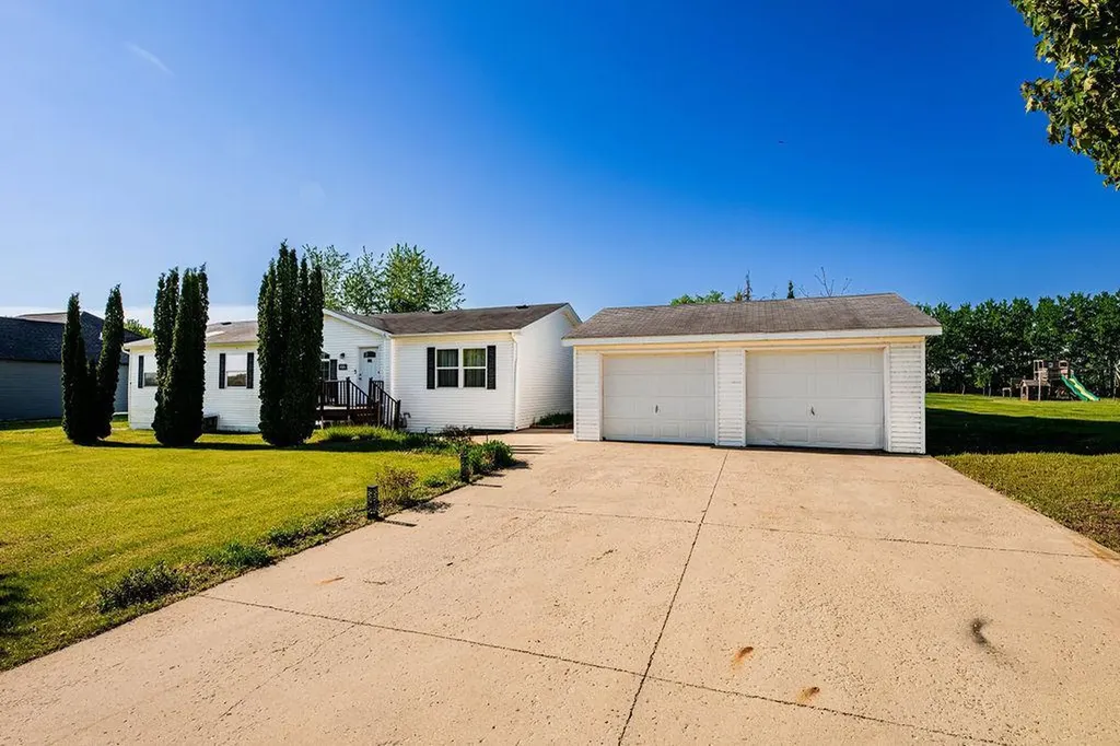 416 Ridge Crest Drive Pelican Rapids MN 56572