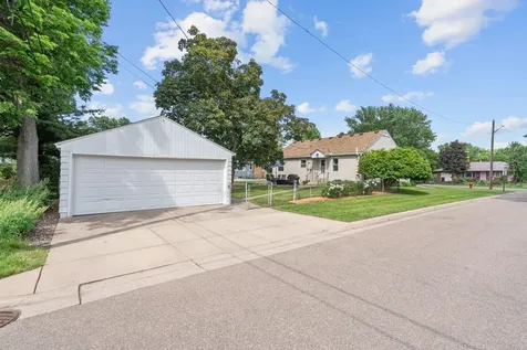 1871 Pascal Street Falcon Heights MN 55113