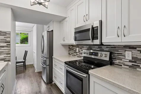 47 River Woods Lane Burnsville MN 55337
