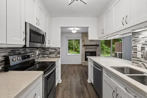 47 River Woods Lane Burnsville MN 55337
