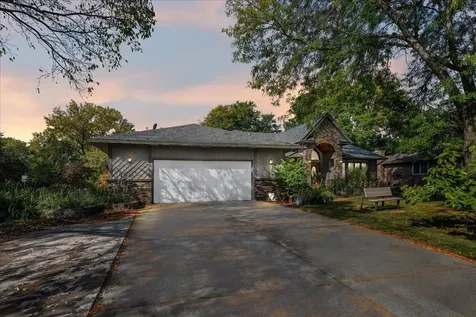 479 Mary Street S Maplewood MN 55119