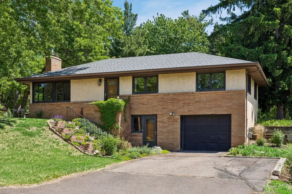 2356 Tophill Circle Roseville MN 55113