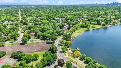 3805 Zenith Avenue N Robbinsdale MN 55422