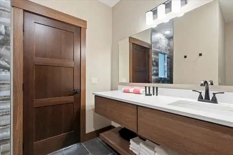 Cragun's Hillside #703 6 Bdrm Cronobles Court East Gull Lake MN 56401