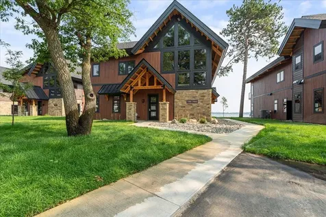 Cragun's Hillside #703 6 Bdrm Cronobles Court East Gull Lake MN 56401