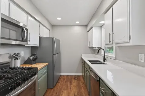 121 E 94 1/2 Street Bloomington MN 55420