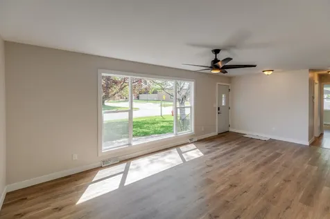1203 10th Avenue NE Brainerd MN 56401