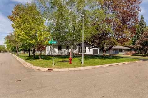 1203 10th Avenue NE Brainerd MN 56401