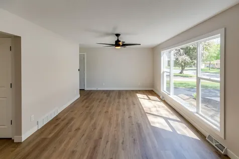1203 10th Avenue NE Brainerd MN 56401