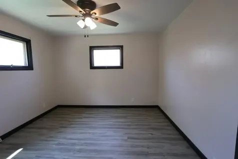 10 E 4th Street Morris MN 56267