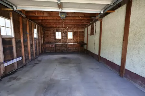 10 E 4th Street Morris MN 56267