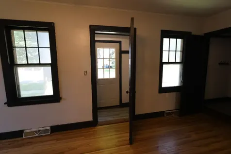 10 E 4th Street Morris MN 56267