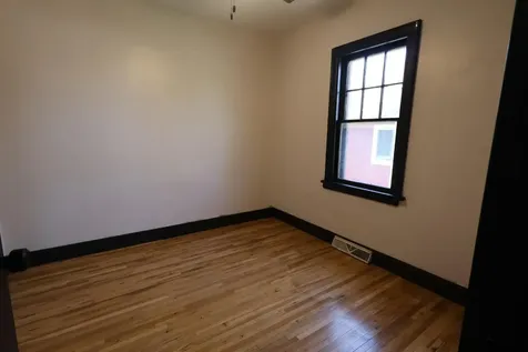 10 E 4th Street Morris MN 56267