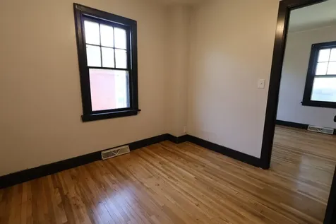 10 E 4th Street Morris MN 56267