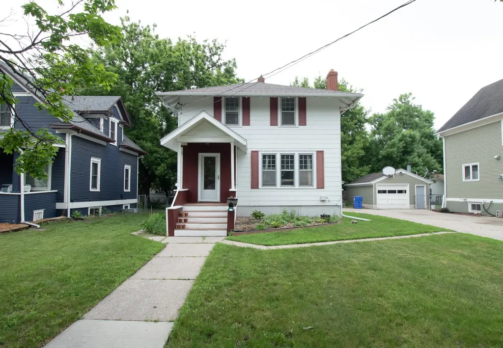 1033 12th Street N Fargo ND 58102