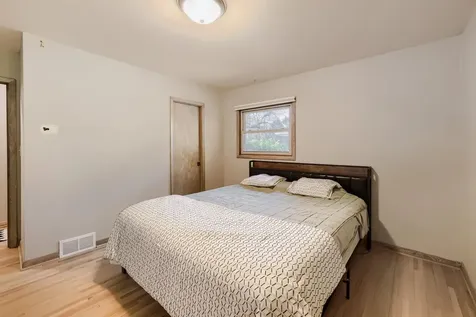 3718 Commodore Drive Brooklyn Center MN 55429