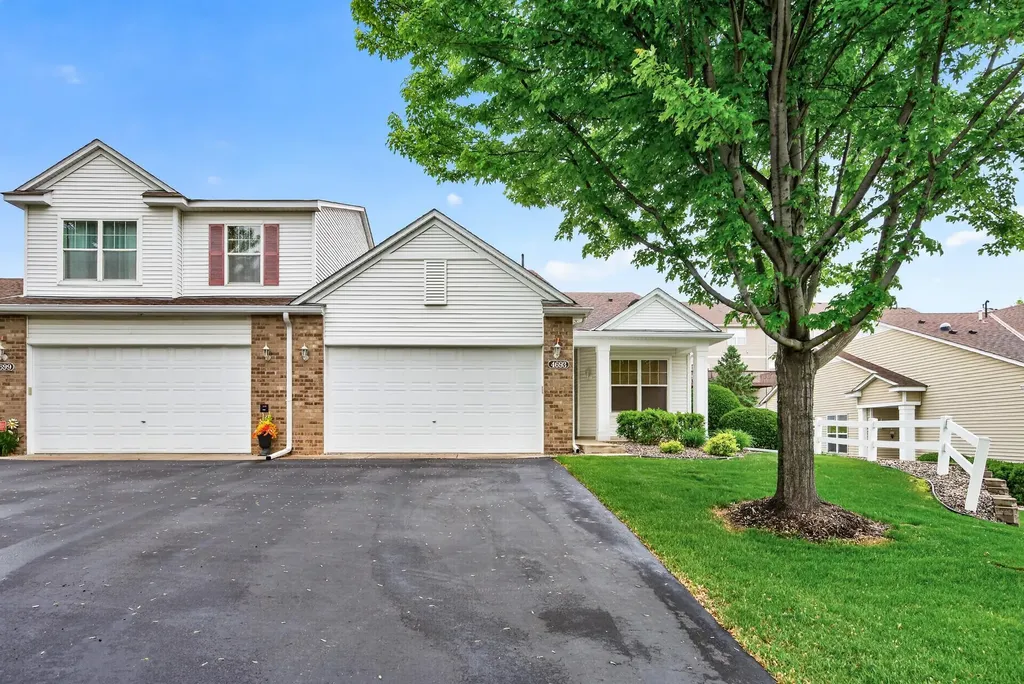 4693 Bloomberg Lane Inver Grove Heights MN 55076