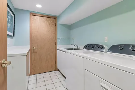 4827 Lamplighters Lane Minnetonka MN 55345