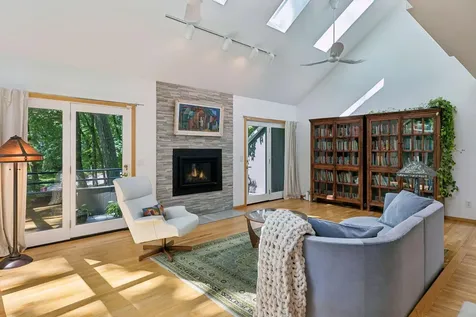 4827 Lamplighters Lane Minnetonka MN 55345