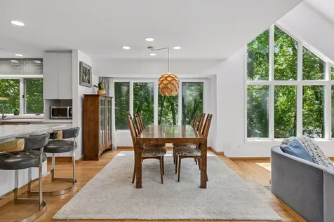 4827 Lamplighters Lane Minnetonka MN 55345