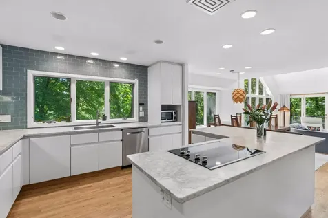 4827 Lamplighters Lane Minnetonka MN 55345