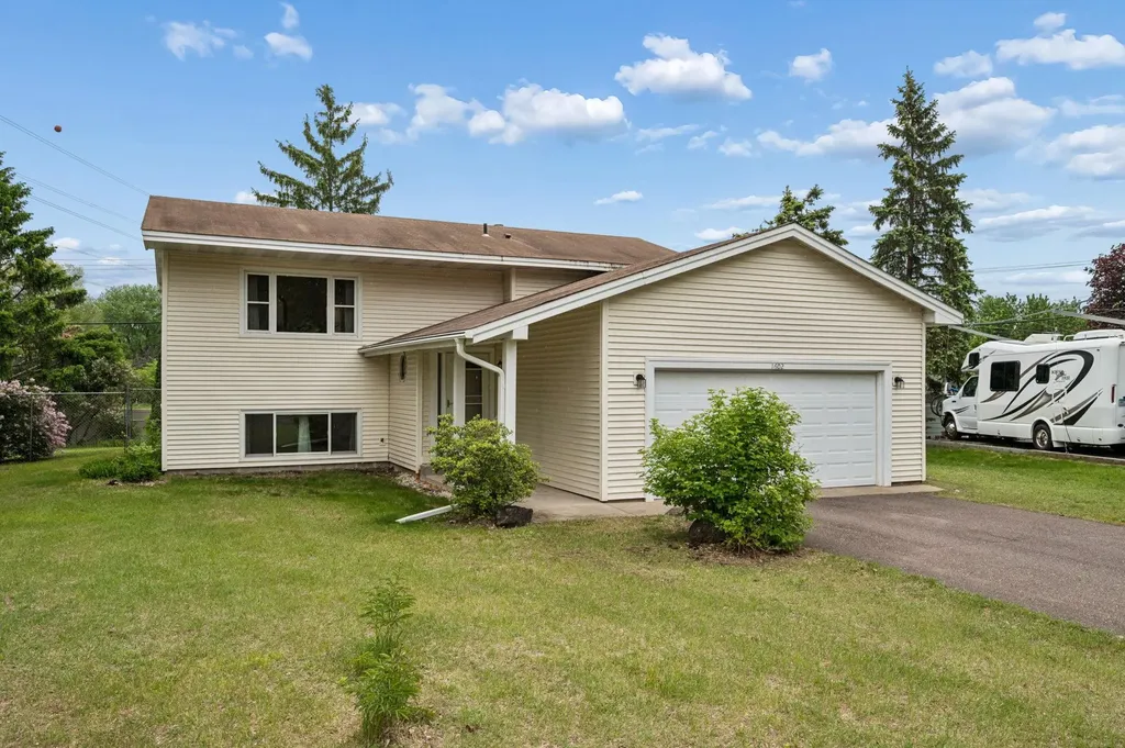 1602 Daisy Court New Brighton MN 55112