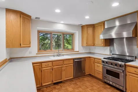 13920 Mcginty Road E Minnetonka MN 55305