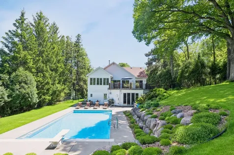 13920 Mcginty Road E Minnetonka MN 55305