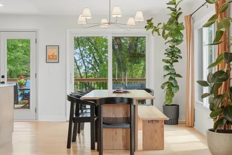 9137 Forest Hills Circle Bloomington MN 55437