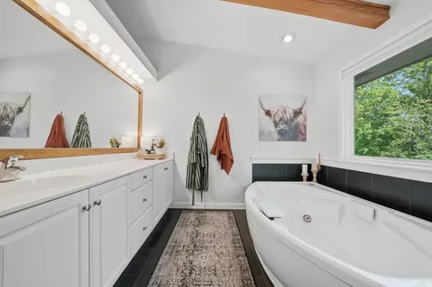 9137 Forest Hills Circle Bloomington MN 55437
