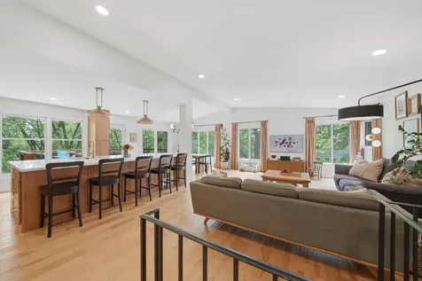 9137 Forest Hills Circle Bloomington MN 55437