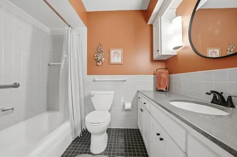 9137 Forest Hills Circle Bloomington MN 55437