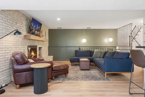 9137 Forest Hills Circle Bloomington MN 55437