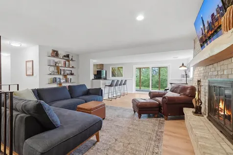 9137 Forest Hills Circle Bloomington MN 55437