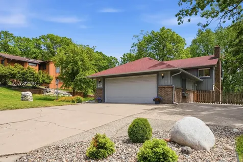 9137 Forest Hills Circle Bloomington MN 55437