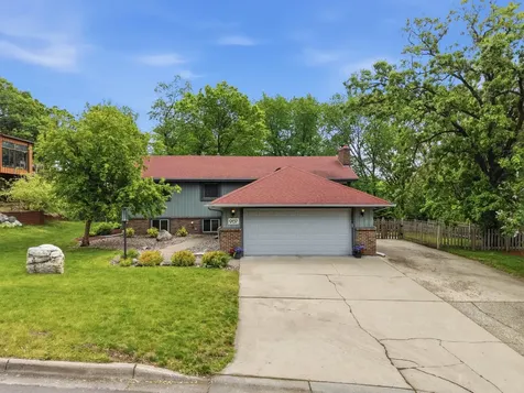 9137 Forest Hills Circle Bloomington MN 55437