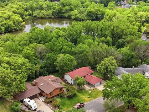 9137 Forest Hills Circle Bloomington MN 55437