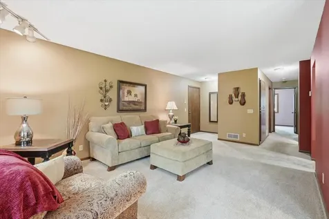 4342 Buckingham Court Vadnais Heights MN 55127