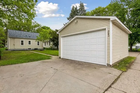 3243 Washburn Avenue N Minneapolis MN 55412