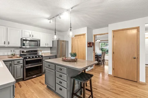 934 Randolph Avenue Saint Paul MN 55102