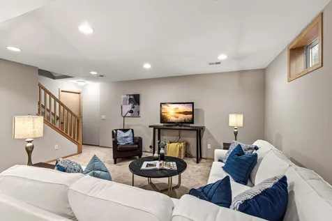934 Randolph Avenue Saint Paul MN 55102