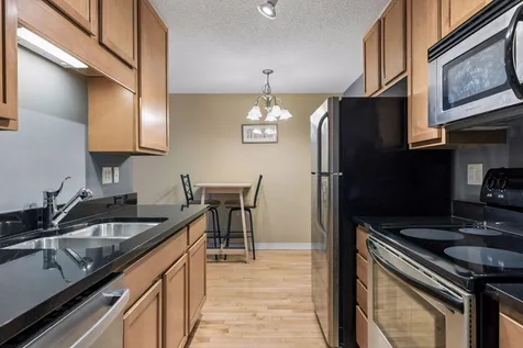 821 Douglas Avenue Minneapolis MN 55403