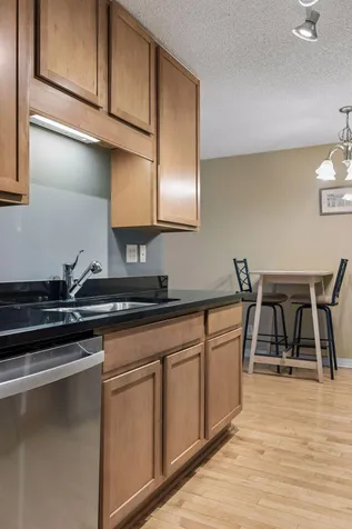 821 Douglas Avenue Minneapolis MN 55403