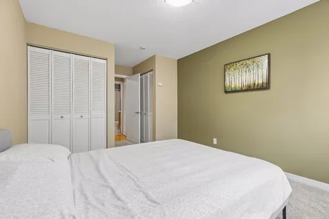 821 Douglas Avenue Minneapolis MN 55403