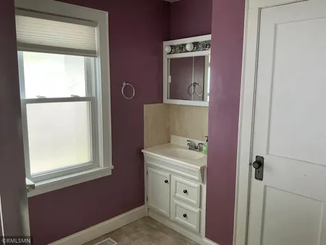 1762 Edgerton Street Maplewood MN 55117