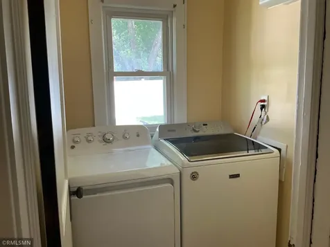 1762 Edgerton Street Maplewood MN 55117