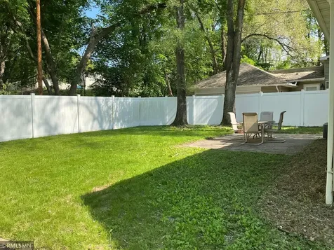 1762 Edgerton Street Maplewood MN 55117